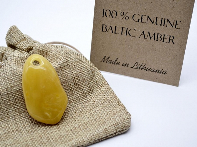Natūralaus Baltijos gintaro pakabukas